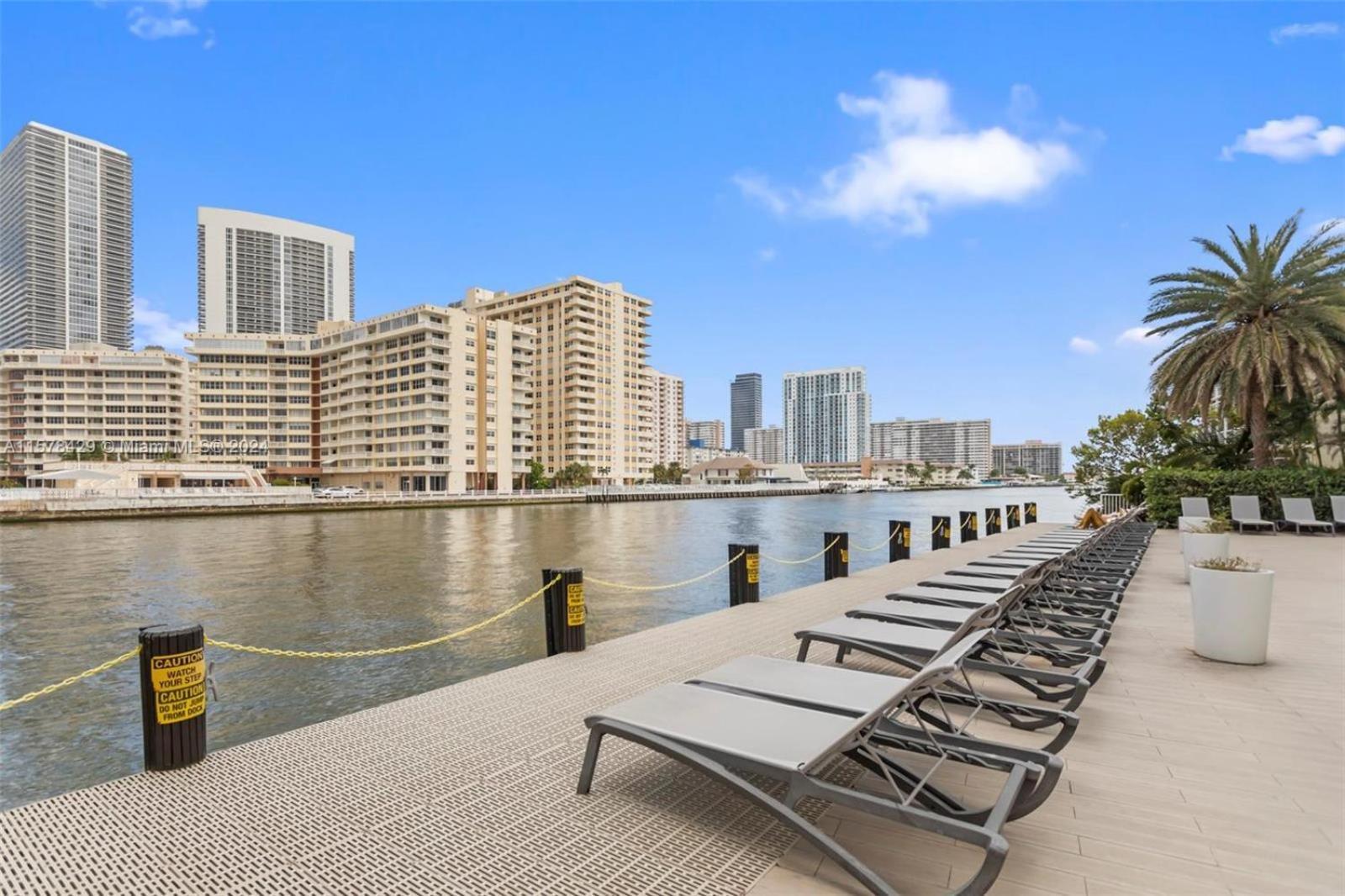 2602 E Hallandale Beach Blvd 1 Br Villa Eksteriør billede