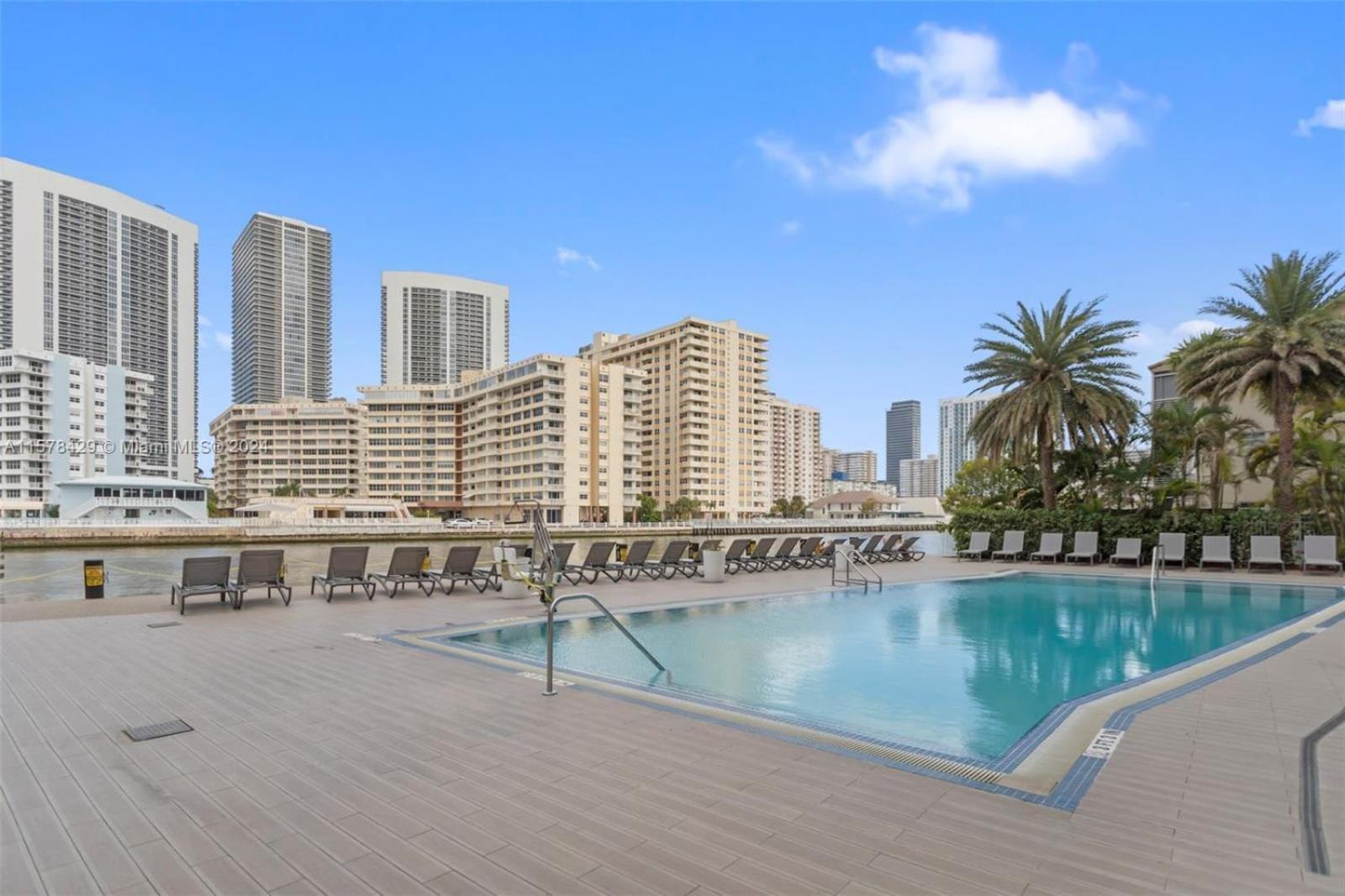 2602 E Hallandale Beach Blvd 1 Br Villa Eksteriør billede