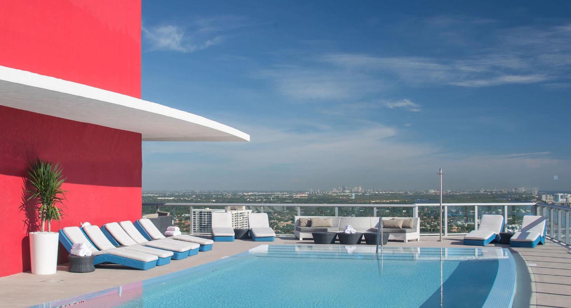 2602 E Hallandale Beach Blvd 1 Br Villa Eksteriør billede