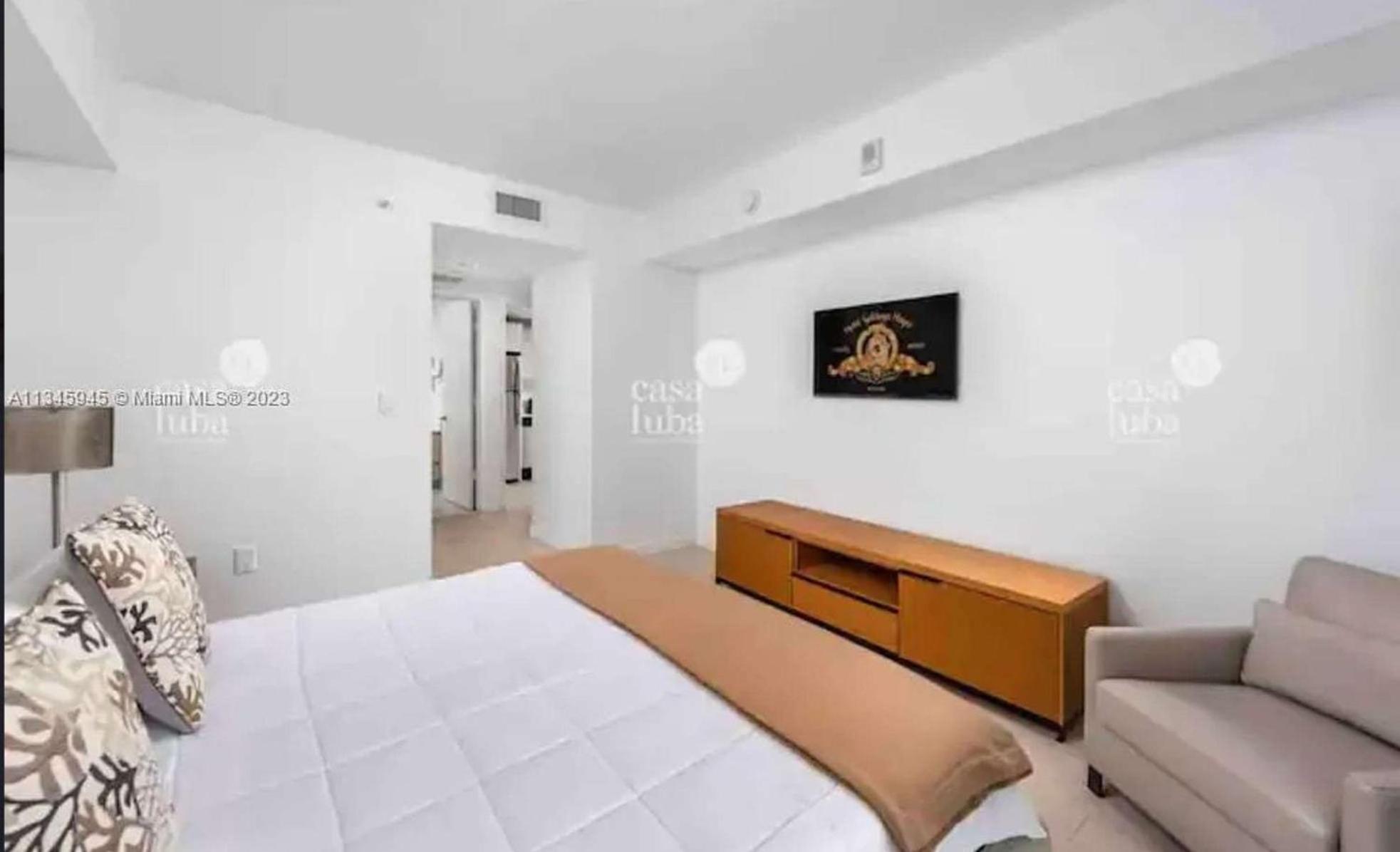 2602 E Hallandale Beach Blvd 1 Br Villa Eksteriør billede